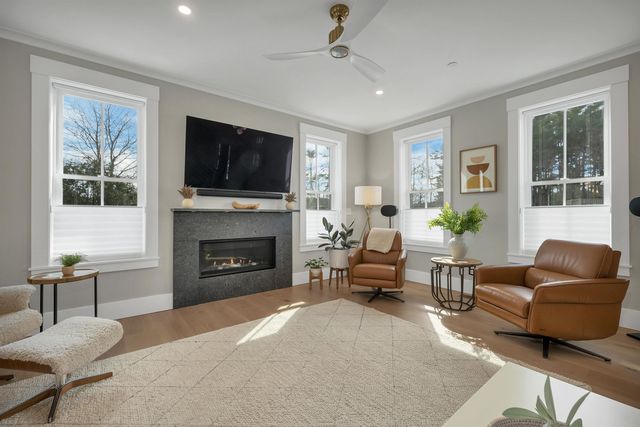 45 Artwill Avenue, Portsmouth, NH 03801