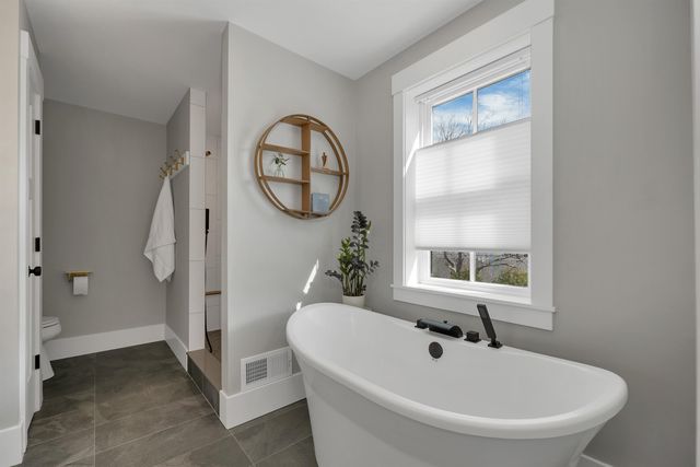45 Artwill Avenue, Portsmouth, NH 03801