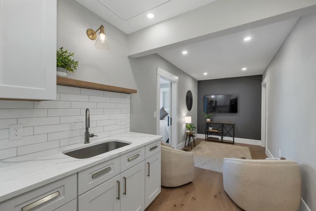 45 Artwill Avenue, Portsmouth, NH 03801
