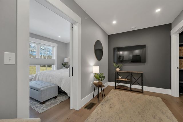 45 Artwill Avenue, Portsmouth, NH 03801