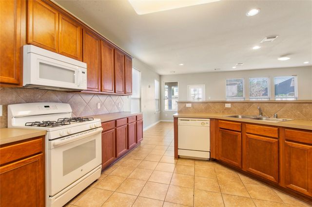 5310 Meadow Canyon Drive, Sugar Land, TX 77479