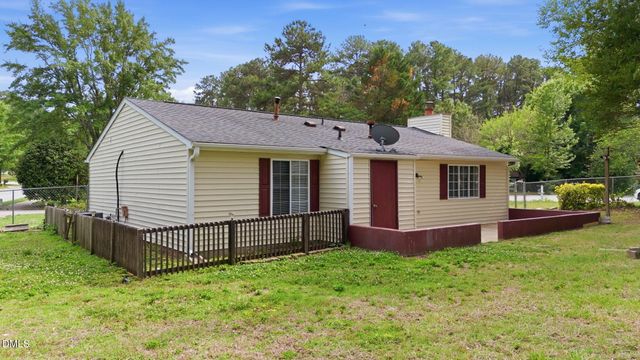 3909 Old Creek Court, Raleigh, NC 27604