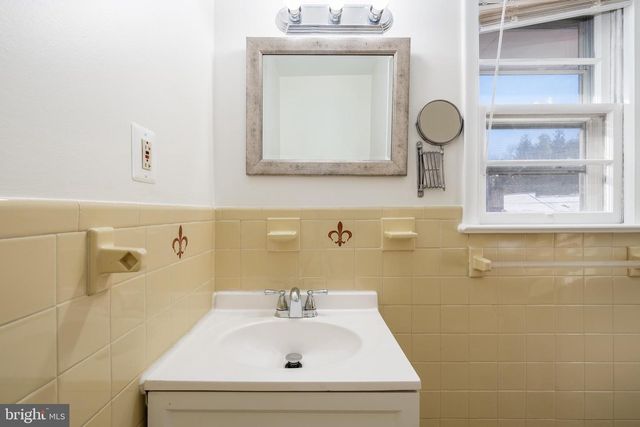 4208 16TH ST NW, Washington, DC 20011