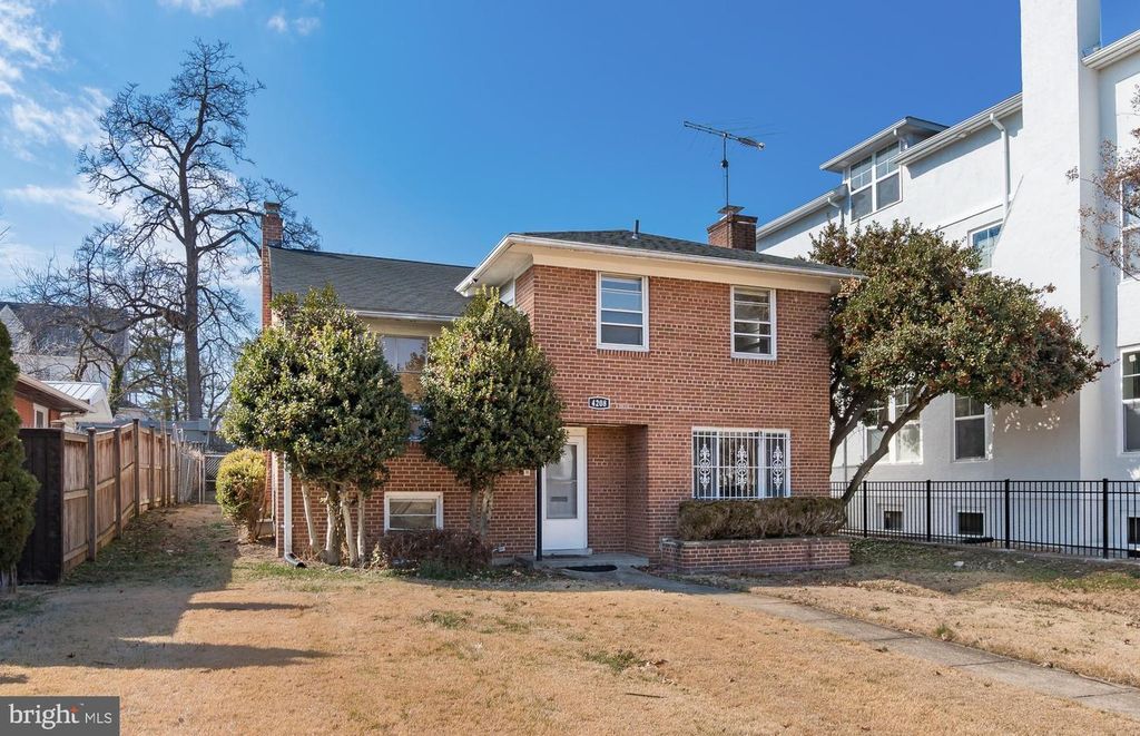 4208 16TH ST NW, Washington, DC 20011