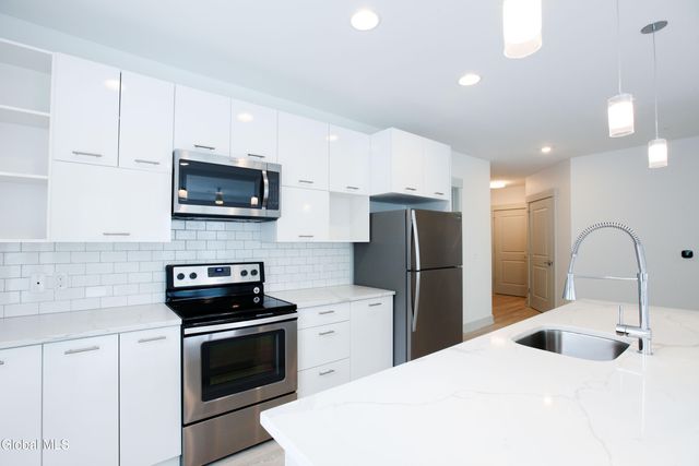 25 Whistler Court 303, Saratoga Springs, NY 12866