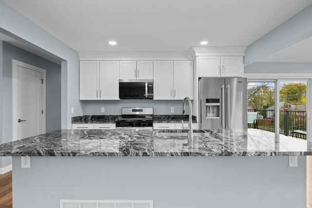 4029 Denniston Court, Bettendorf, IA 52722