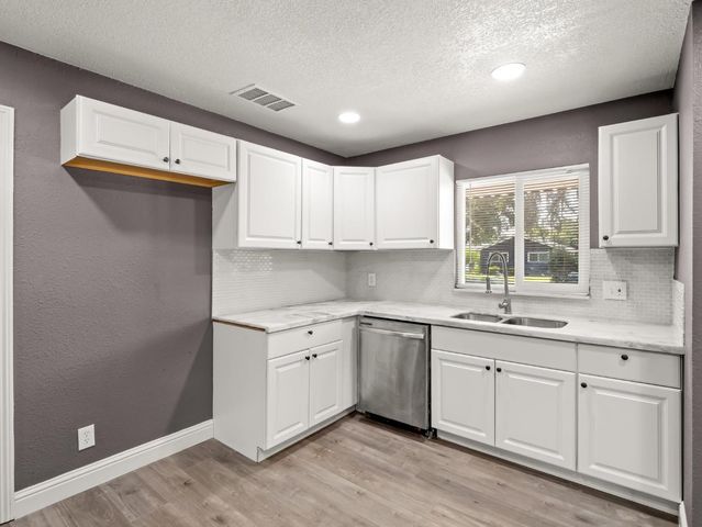 948 W Gettysburg Avenue, Fresno, CA 93705