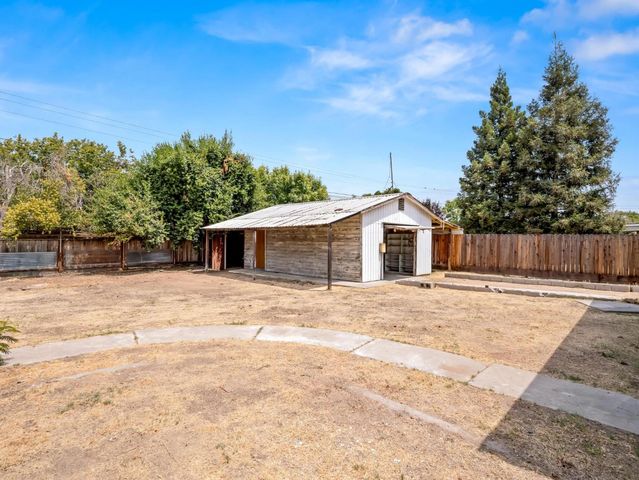 948 W Gettysburg Avenue, Fresno, CA 93705