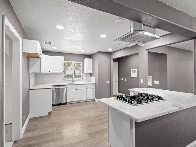 948 W Gettysburg Avenue, Fresno, CA 93705