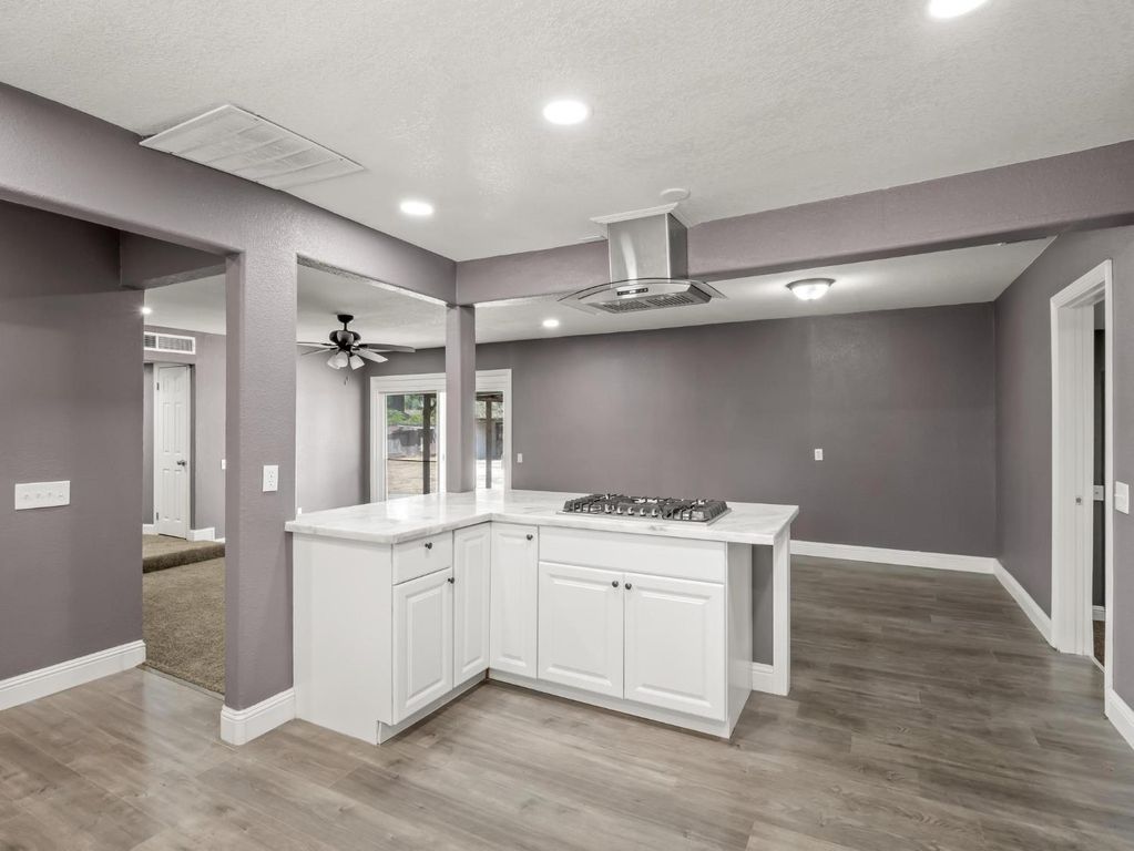 Image 11 of property listing at 948 W Gettysburg Avenue, Fresno, CA 93705
