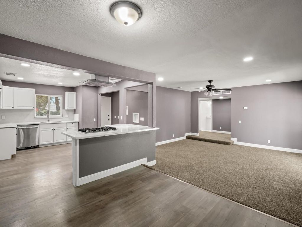 Image 12 of property listing at 948 W Gettysburg Avenue, Fresno, CA 93705