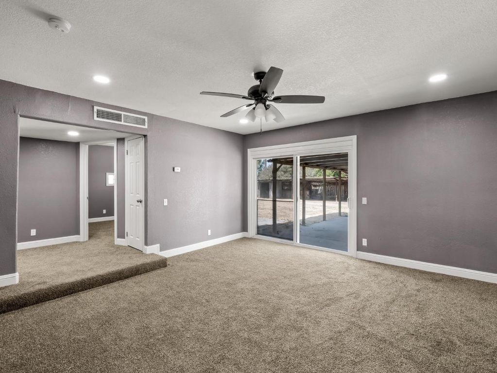 Image 14 of property listing at 948 W Gettysburg Avenue, Fresno, CA 93705
