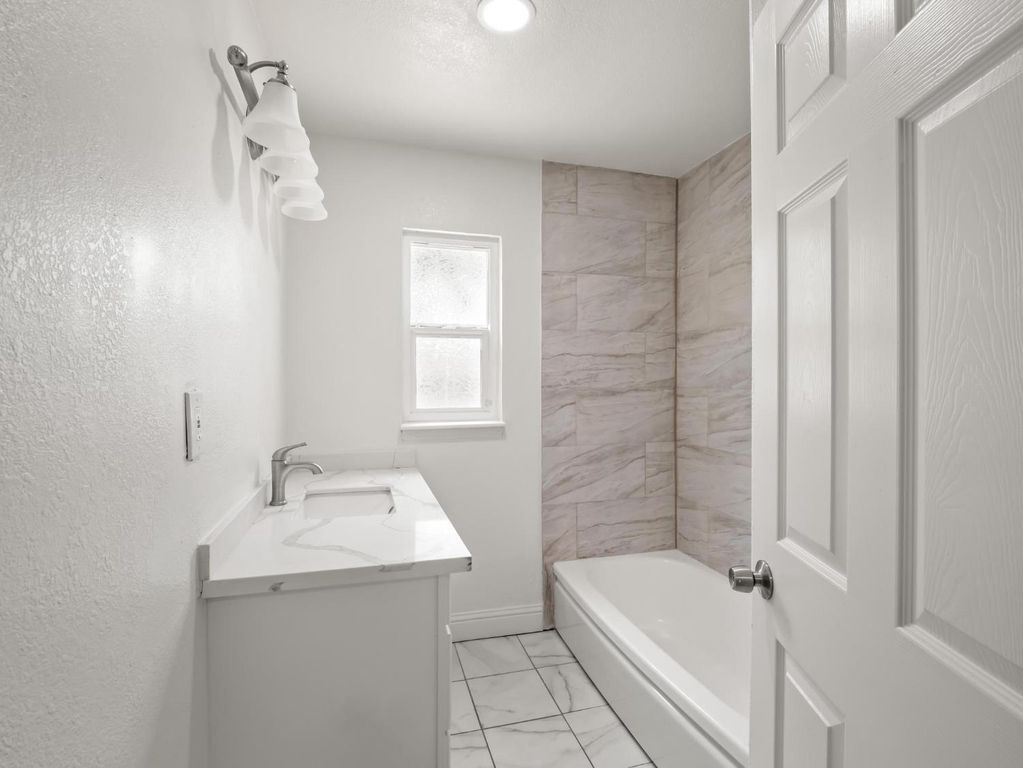 Image 20 of property listing at 948 W Gettysburg Avenue, Fresno, CA 93705