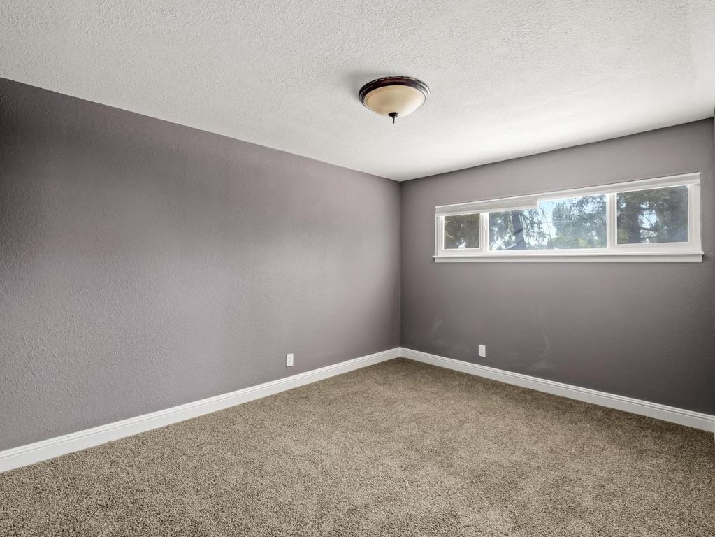 Image 23 of property listing at 948 W Gettysburg Avenue, Fresno, CA 93705