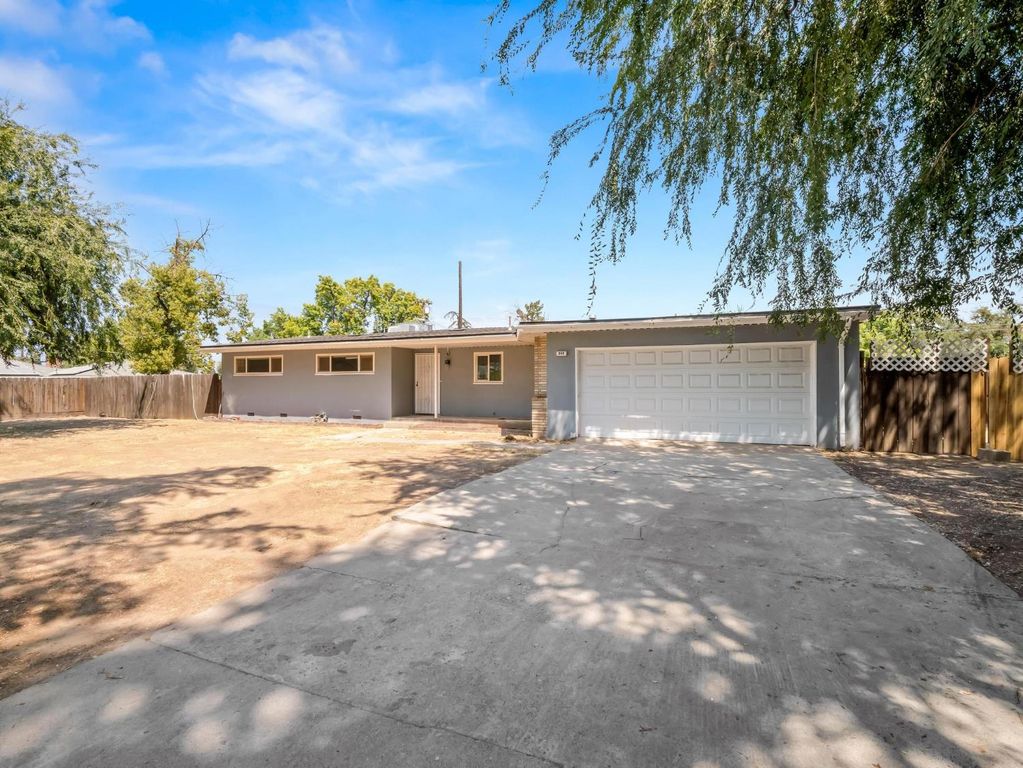 Image 3 of property listing at 948 W Gettysburg Avenue, Fresno, CA 93705