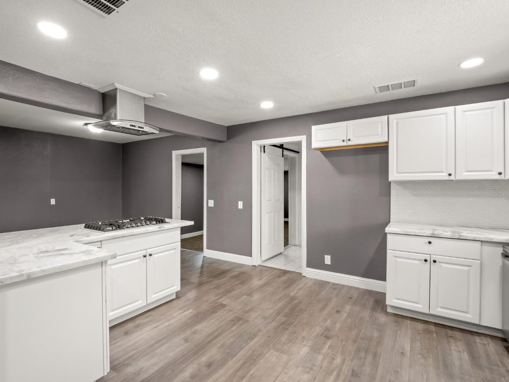 Image 7 of property listing at 948 W Gettysburg Avenue, Fresno, CA 93705