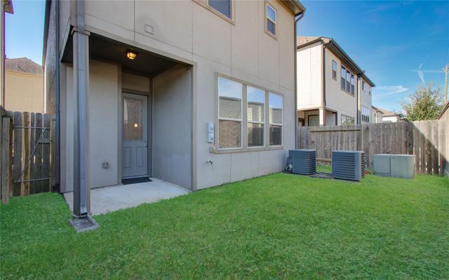 10804 Brittmoore Oaks Place, Houston, TX 77043