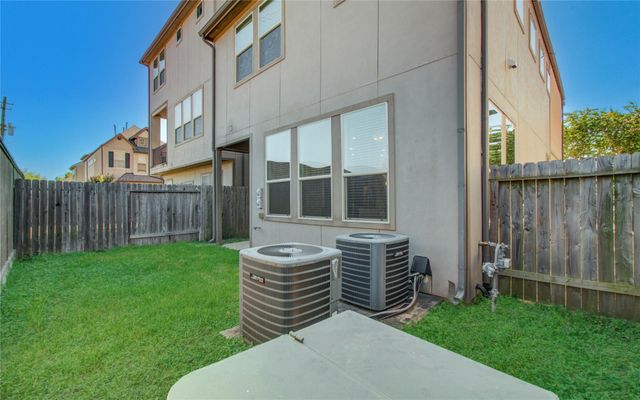 10804 Brittmoore Oaks Place, Houston, TX 77043