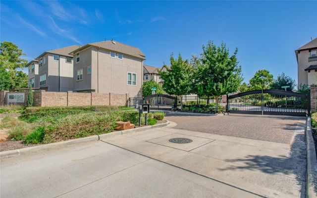 10804 Brittmoore Oaks Place, Houston, TX 77043