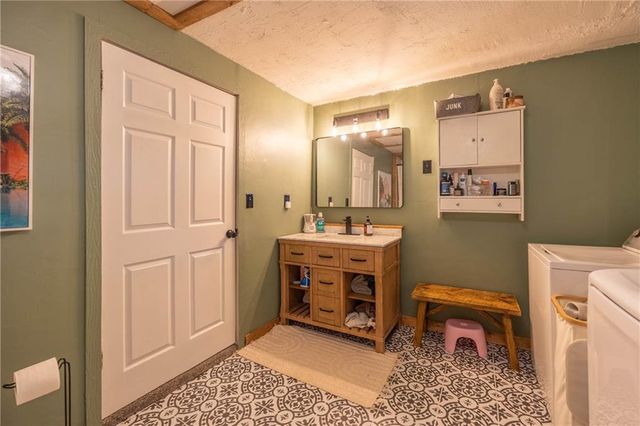 401 S 8th Street, Deepwater, MO 64740