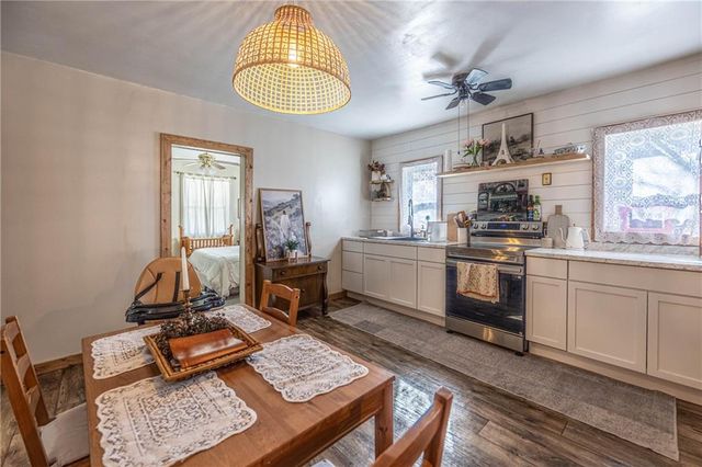 401 S 8th Street, Deepwater, MO 64740