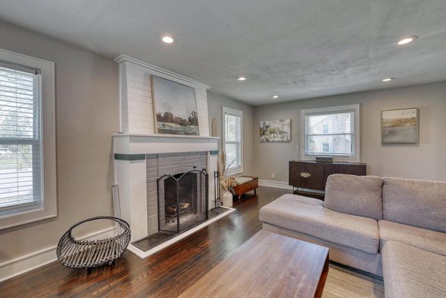 7301 Bluemound ROAD, Milwaukee, WI 53213