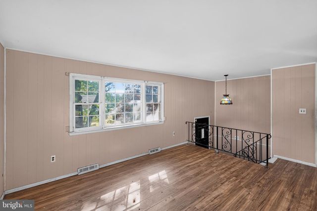 1917 GLENDORA DR, District Heights, MD 20747