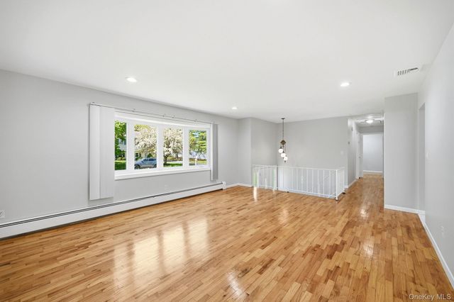 1 Muir Lane, New City, NY 10956