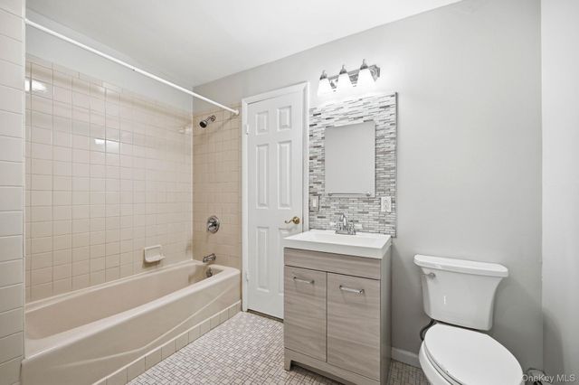 1 Muir Lane, New City, NY 10956