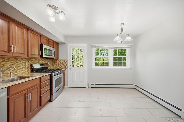 1 Muir Lane, New City, NY 10956
