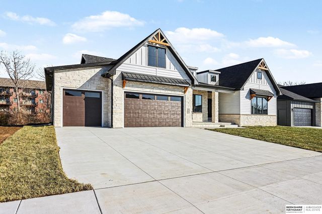 3642 Wilderness Hills Boulevard, Lincoln, NE 68516
