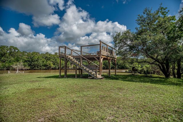 3042 County Road 452, Palacios, TX 77465
