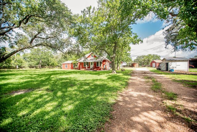 3042 County Road 452, Palacios, TX 77465