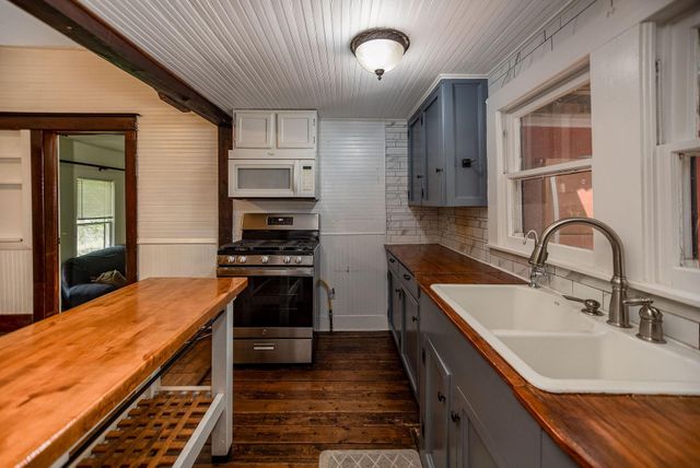 3042 County Road 452, Palacios, TX 77465