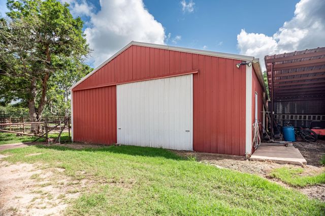 3042 County Road 452, Palacios, TX 77465
