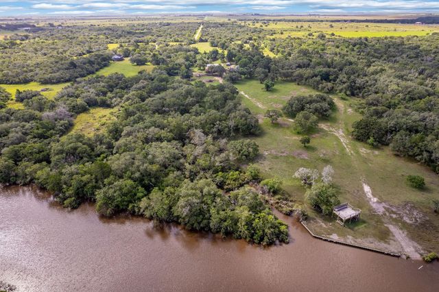 3042 County Road 452, Palacios, TX 77465