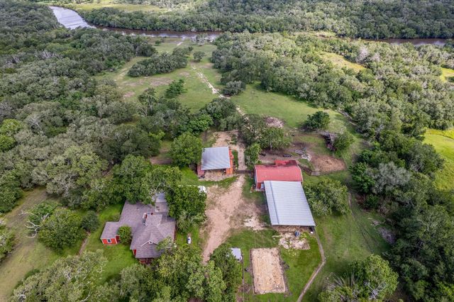 3042 County Road 452, Palacios, TX 77465