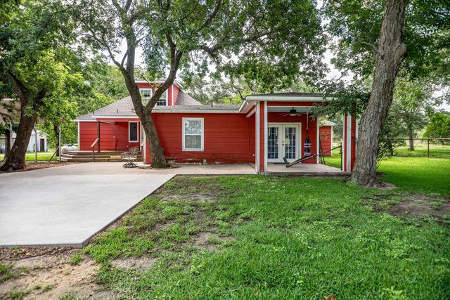 3042 County Road 452, Palacios, TX 77465