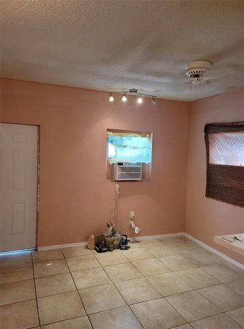 107 E CYPRESS STREET, Kissimmee, FL 34744