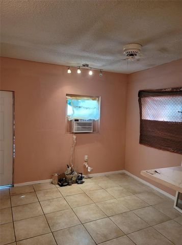 107 E CYPRESS STREET, Kissimmee, FL 34744