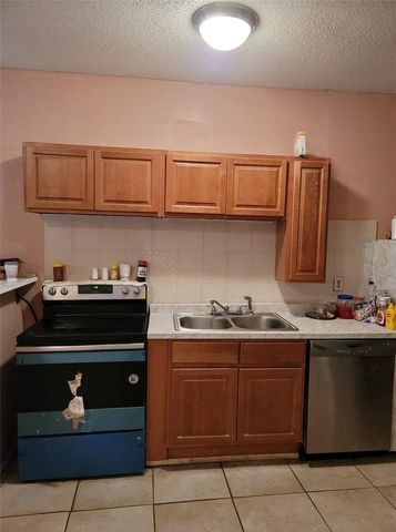 107 E CYPRESS STREET, Kissimmee, FL 34744