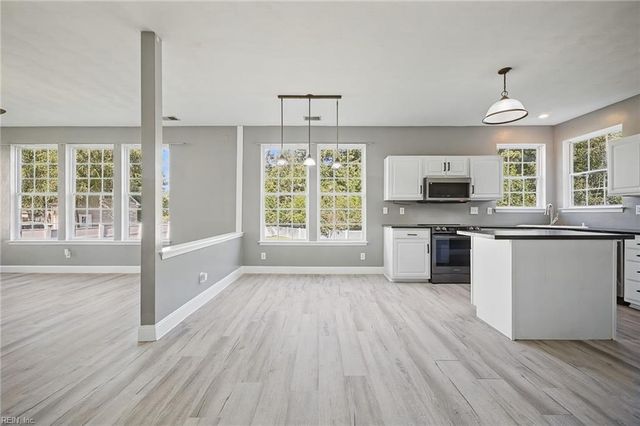 120 Lakes Edge DR, Suffolk, VA 23434