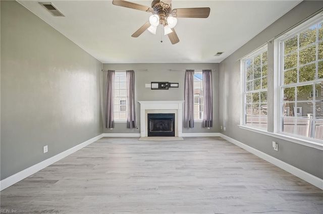 120 Lakes Edge DR, Suffolk, VA 23434