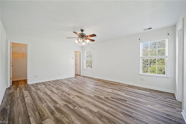 120 Lakes Edge DR, Suffolk, VA 23434