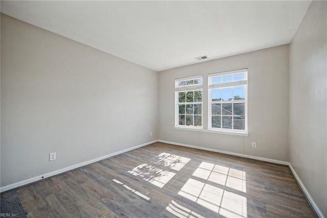 120 Lakes Edge DR, Suffolk, VA 23434