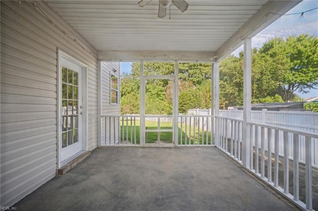 120 Lakes Edge DR, Suffolk, VA 23434