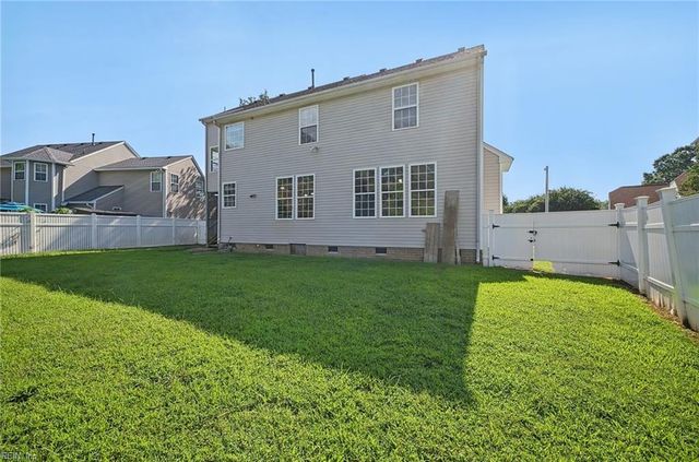 120 Lakes Edge DR, Suffolk, VA 23434
