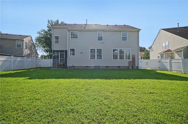 120 Lakes Edge DR, Suffolk, VA 23434