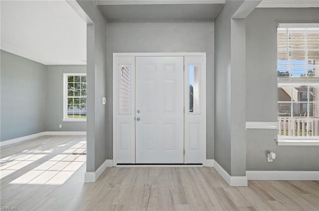 120 Lakes Edge DR, Suffolk, VA 23434