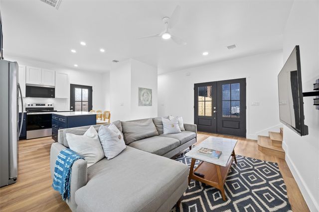 4704 Enchanted LN B, Austin, TX 78745